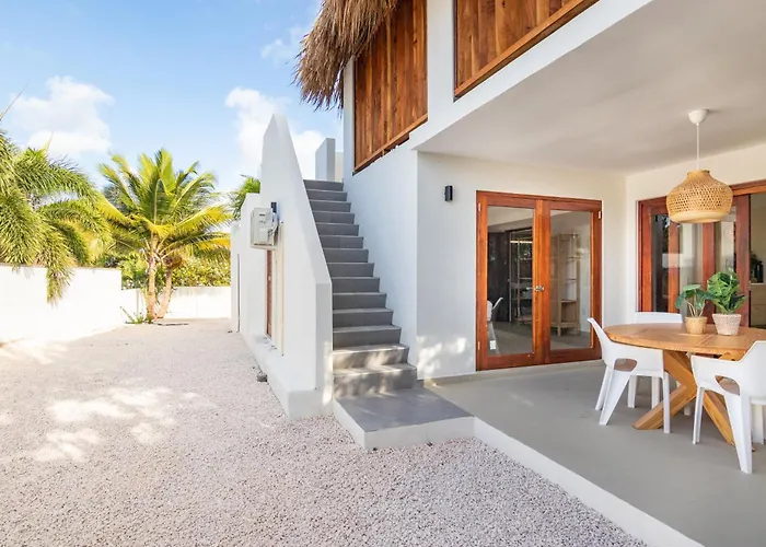Villa Blou, Steps From The Jan Thiel Beach